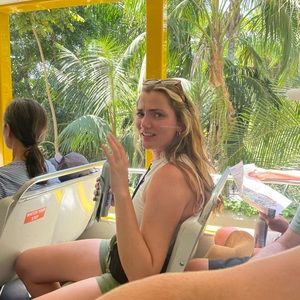 Meet your Posher, Caroline